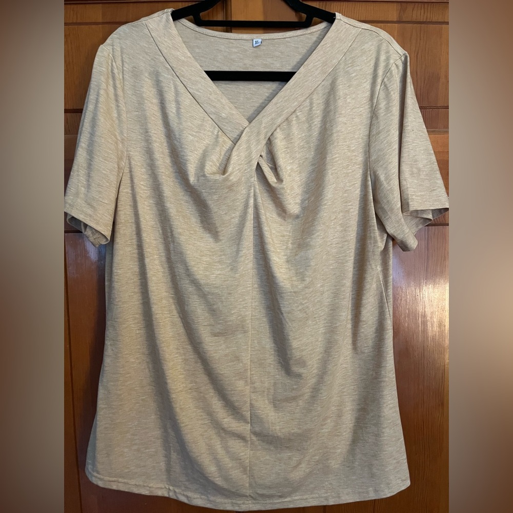 XL v-neck tee